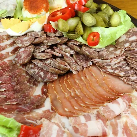 招待所 Slovenian Traditional